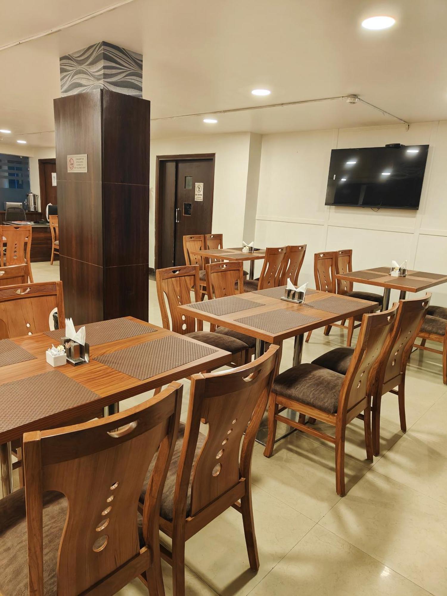 Rosemallow Hotel นิวเดลี ภายนอก รูปภาพ