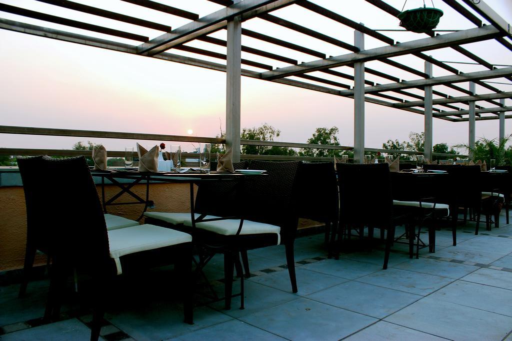 Rosemallow Hotel นิวเดลี ภายนอก รูปภาพ