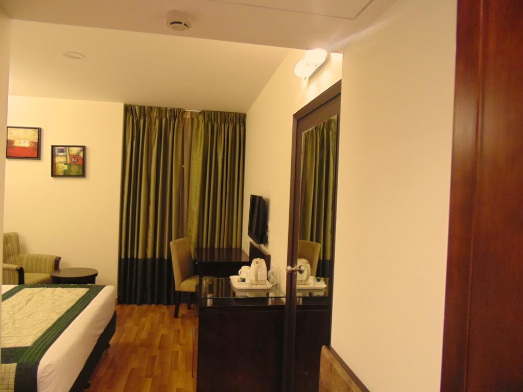 Rosemallow Hotel นิวเดลี ภายนอก รูปภาพ